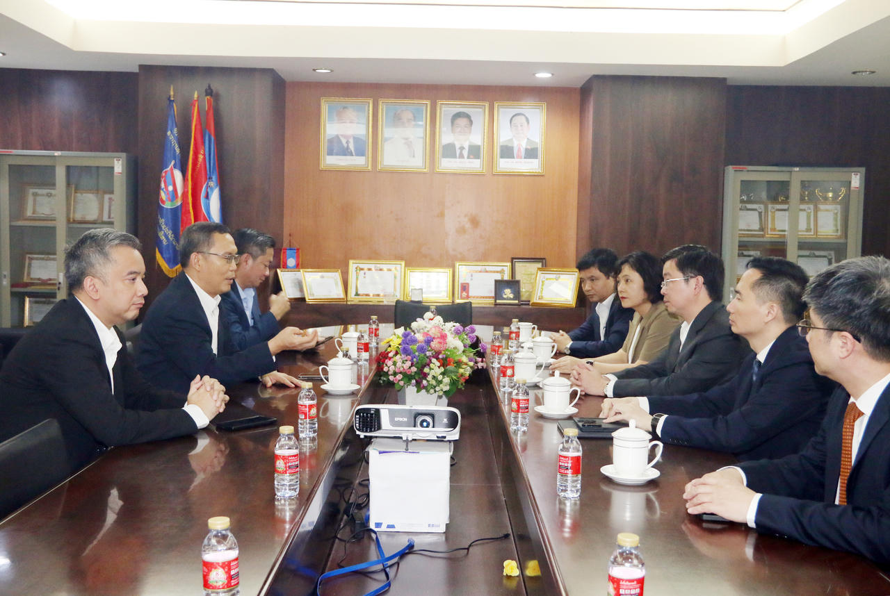 Bộ Khoa học và Công nghệ Việt Nam và Bộ Công nghệ và Truyền thông Lào làm việc song phương.