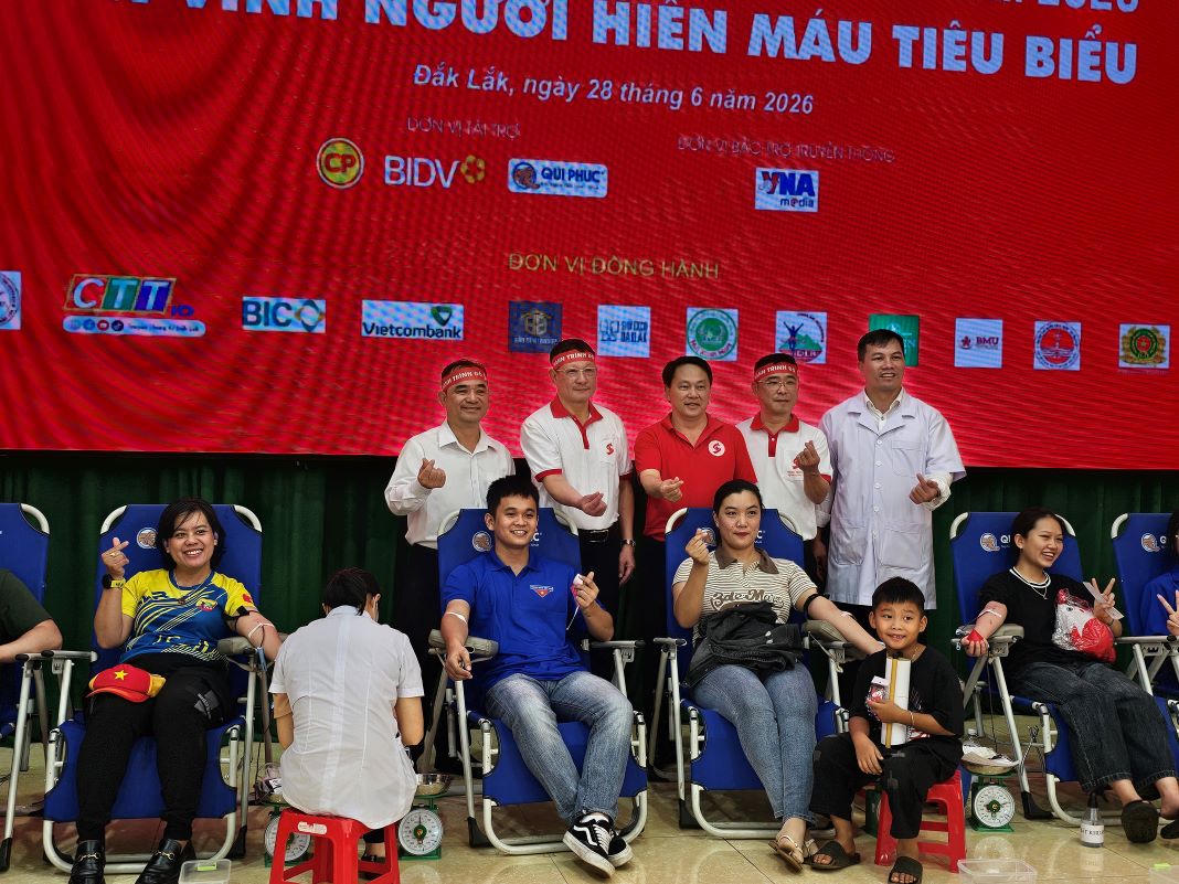 Hơn 1.000 người tham gia khai mạc 'Hành trình đỏ và Chiến dịch Giọt hồng Tây Nguyên năm 2026'