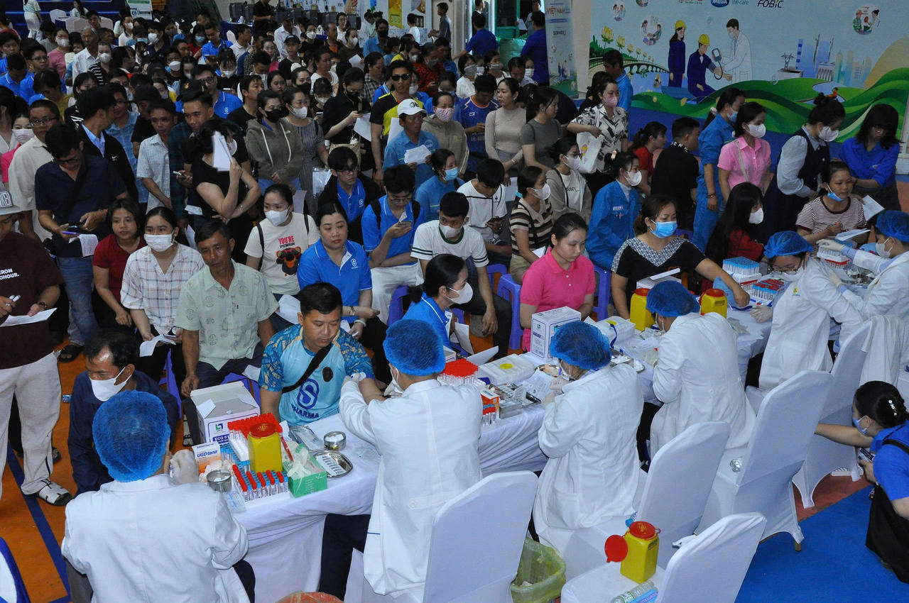 Hoạt động khám bệnh và tư vấn sức khỏe cho công nhân, người lao động trong khuôn khổ “Ngày hội trao sức khỏe công nhân - Vì một Việt Nam khỏe mạnh” năm 2026 diễn ra sáng 28/6 tại Cần Thơ.