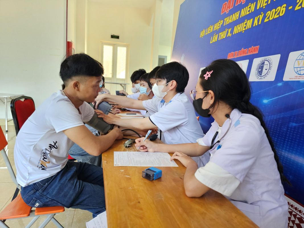 Hơn 1.000 người tham gia khai mạc 'Hành trình đỏ và Chiến dịch Giọt hồng Tây Nguyên năm 2026'