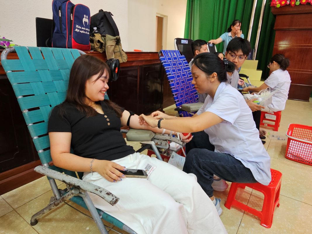 Hơn 1.000 người tham gia khai mạc 'Hành trình đỏ và Chiến dịch Giọt hồng Tây Nguyên năm 2026'
