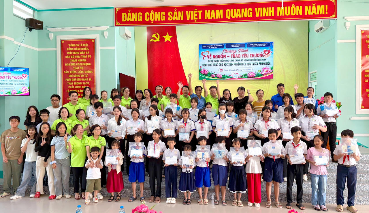 Niềm vui của các em học sinh và người dân địa phương chính là động lực để những hành trình sẻ chia tiếp tục được lan tỏa