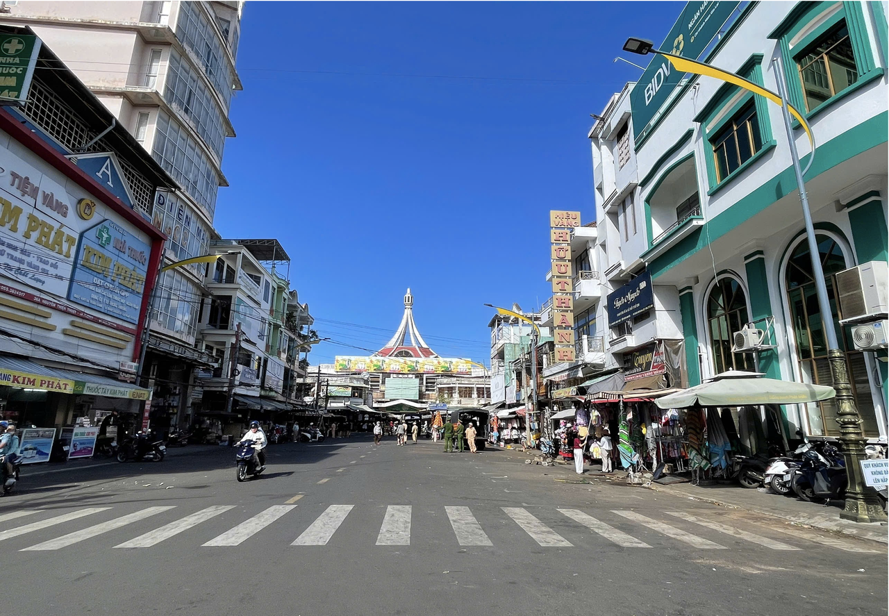 Một góc trung tâm phường Diên Hồng với không gian đô thị, thương mại - dịch vụ ngày càng khởi sắc.