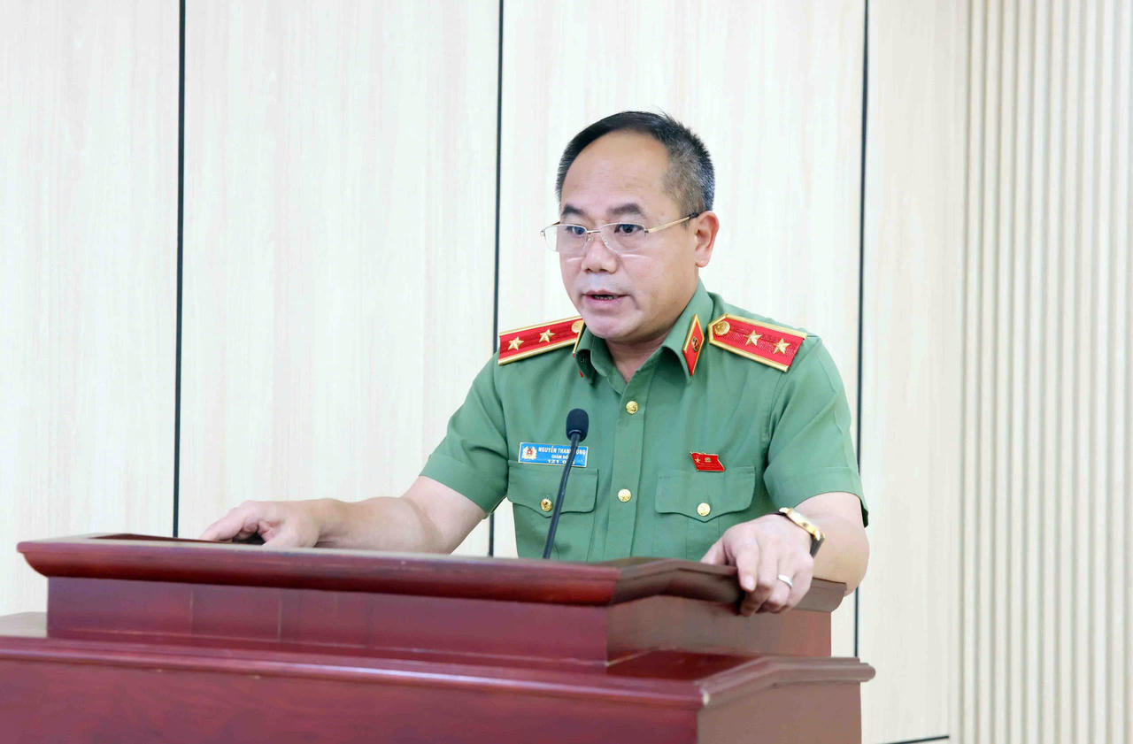 Trung tướng Nguyễn Thanh Tùng, Ủy viên Ban Thường vụ Thành ủy, Bí thư Đảng ủy, Giám đốc CATP Hà Nội phát biểu chỉ đạo tại hội nghị.