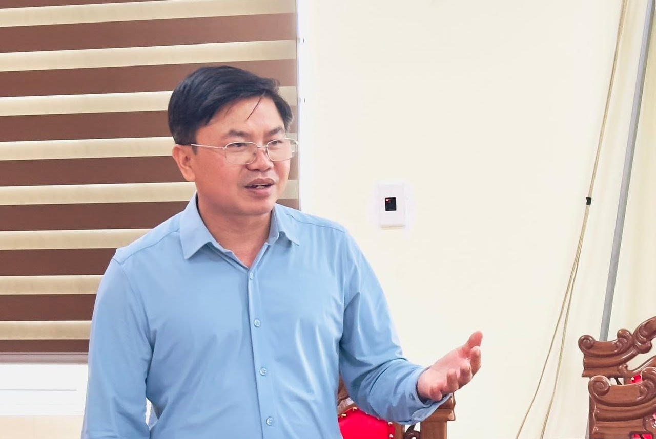 Ông&nbsp;Lê Ngọc Hà - Chủ tịch UBND xã Cẩm Hưng.