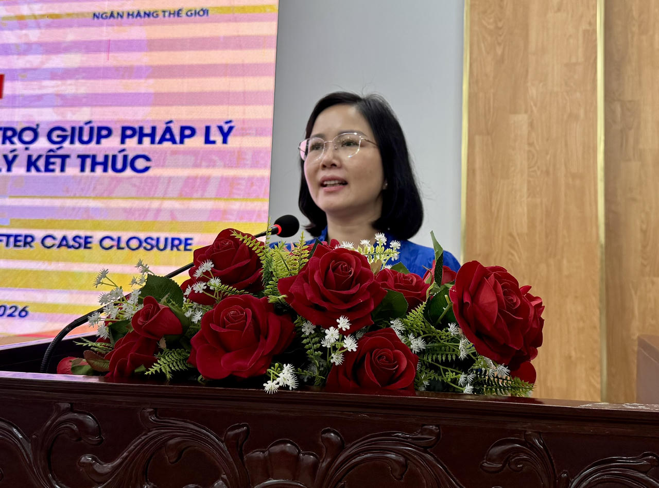 Bà Vũ Thị Hường - Phó Cục trưởng Cục Phổ biến, giáo dục pháp luật và TGPL cho biết hội nghị tập huấn nhằm tăng cường năng lực cho đội ngũ TGPL (Ảnh: Bùi Yên).