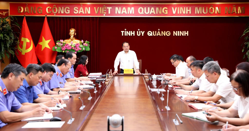 Quang cảnh buổi làm việc.