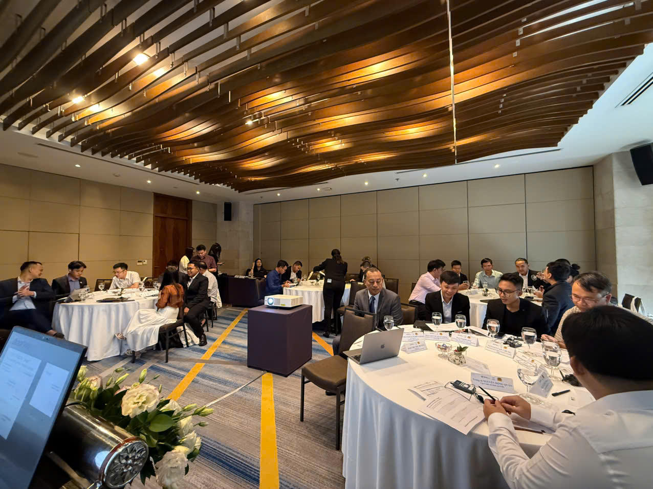 Trong khuôn khổ sự kiện, các đại biểu sẽ được nghe các bài thuyết trình của các chuyên gia, thảo luận, trao đổi nhóm xoay quanh các nội dung chính của Hội thảo.