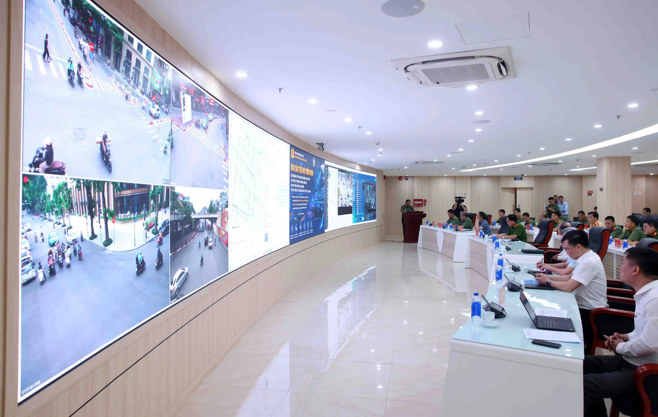 Trung tâm điều hành hệ thống camera giám sát ANTT và xử lý vi phạm giao thông.