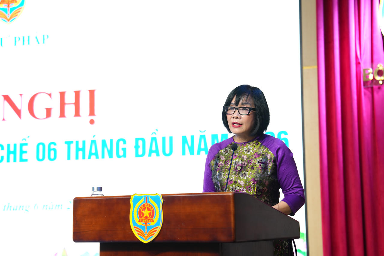 Thứ trưởng Đặng Hoàng Oanh phát biểu khai mạc Hội nghị.