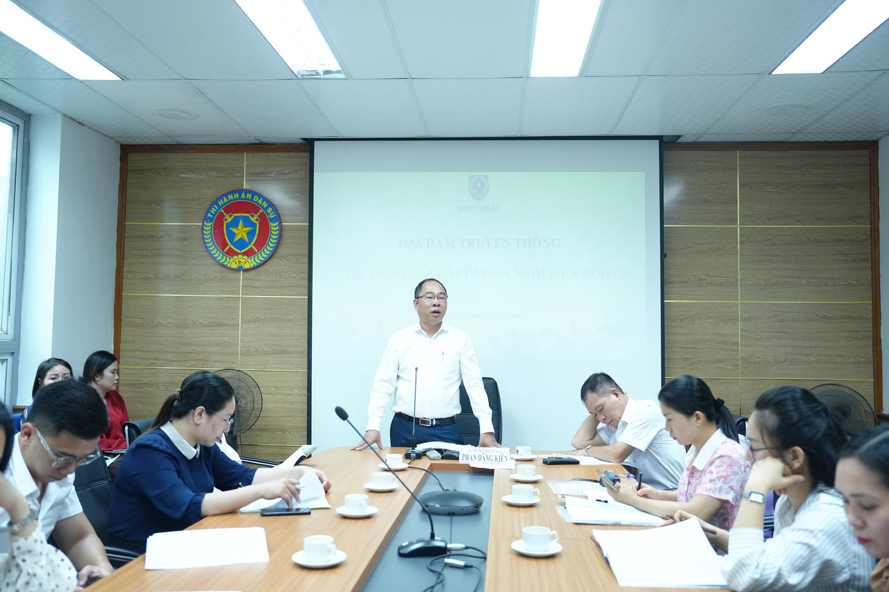 Sửa đổi quy định pháp luật để bảo đảm lợi ích tốt nhất của trẻ em được nhận làm con nuôi