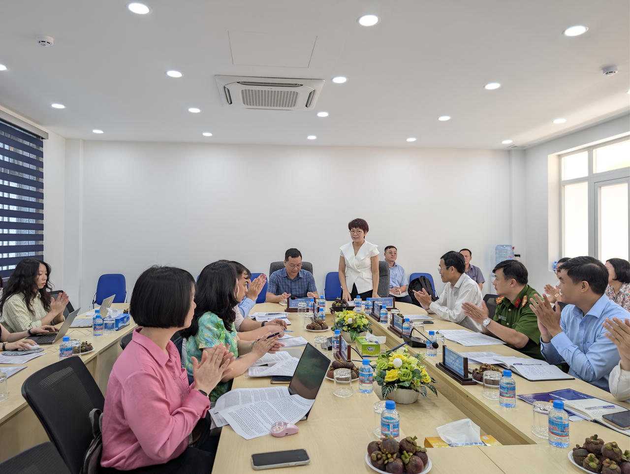 Đoàn công tác liên ngành của Bộ Tư pháp làm việc tại Trung tâm Phục vụ hành chính công TP Hồ Chí Minh.
