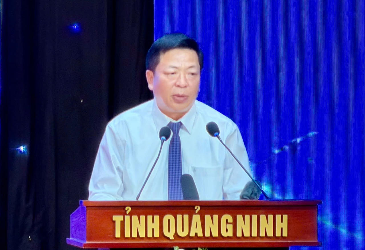 Ông Trần Hồng Minh - Ủy viên Trung ương Đảng, Bộ trưởng Bộ Xây dựng phát biểu tại hội nghị.