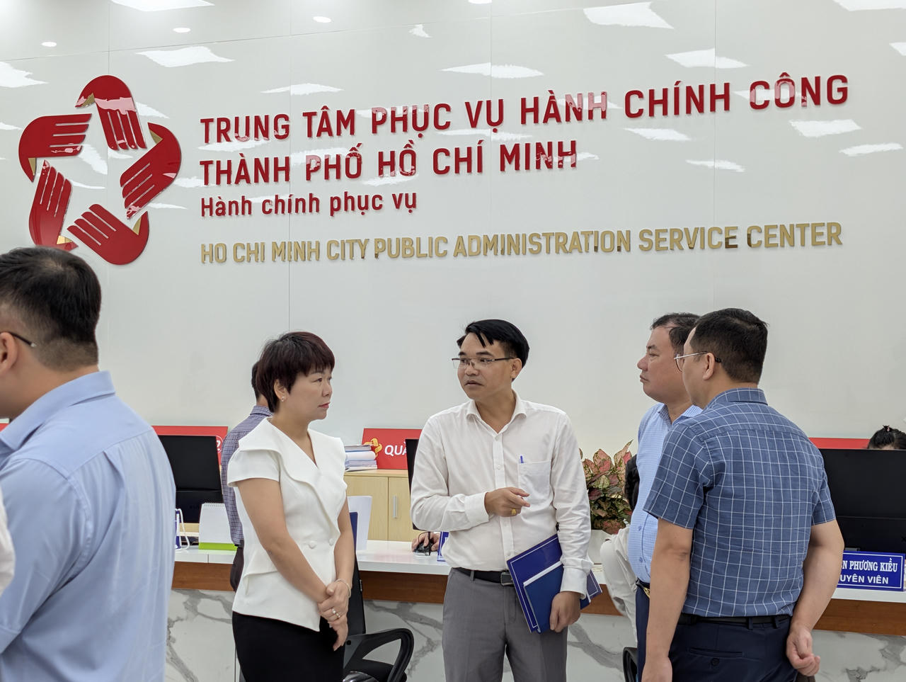 Đoàn công tác của Bộ Tư pháp kiểm tra, khảo sát tại Trung tâm Phục vụ hành chính công TP Hồ Chí Minh