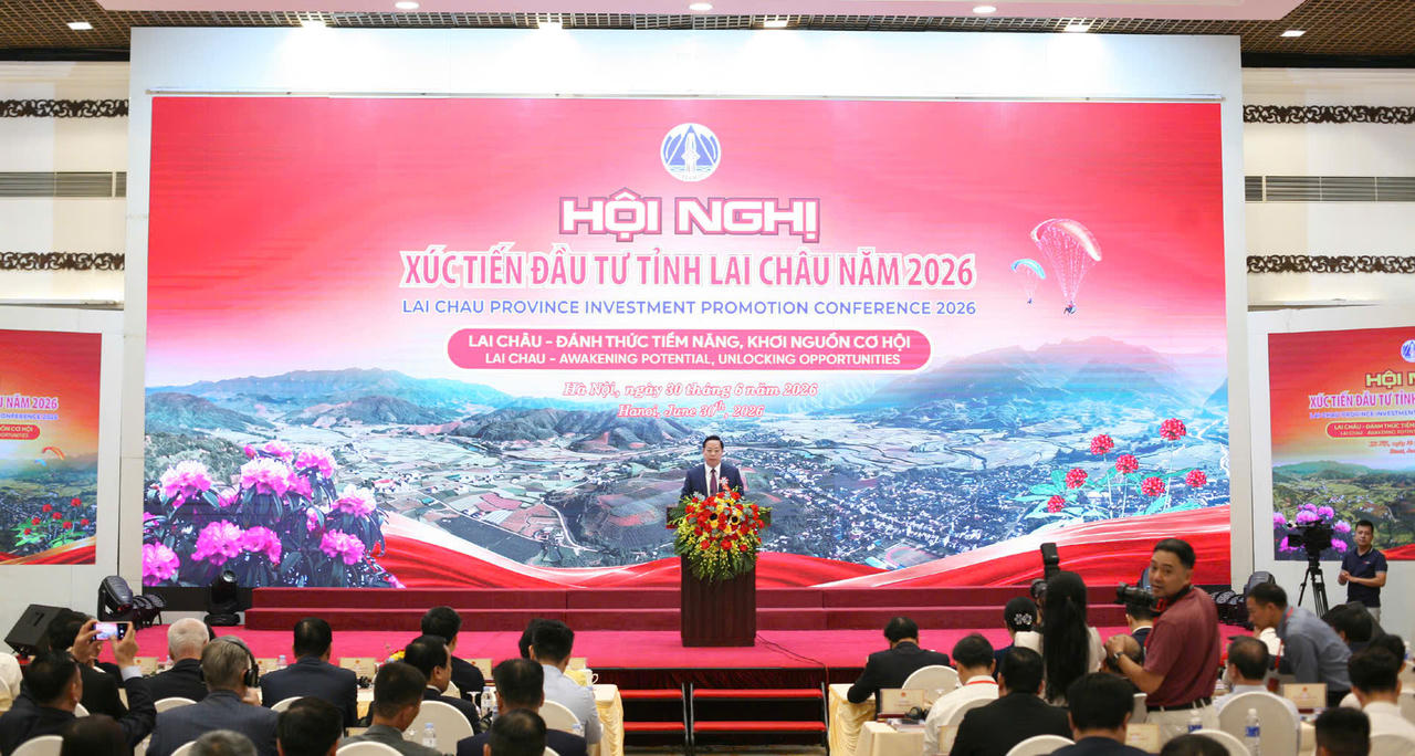 Chủ tịch UBND tỉnh Lai Châu Hà Quang Trung phát biểu khai mạc Hội nghị.