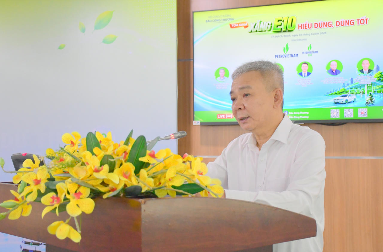Ông Nguyễn Tiến Cường, Phó Tổng Biên tập Báo Công Thương phát biểu tại tọa đàm
