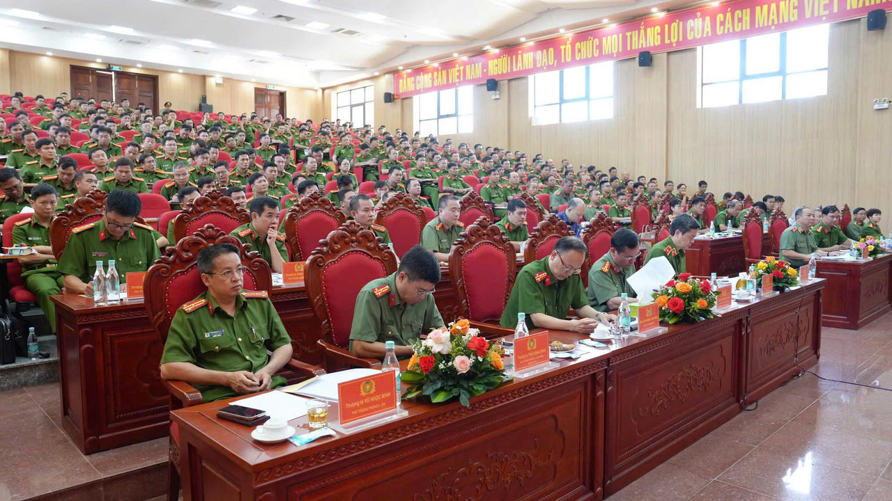 Quang cảnh buổi làm việc của Đoàn công tác Bộ Công an với Công an tỉnh Gia Lai.