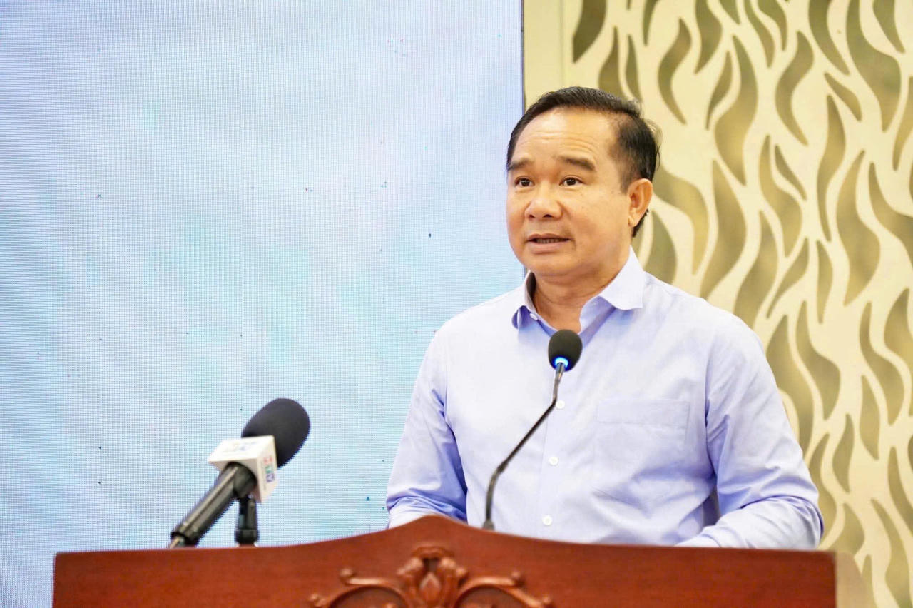 Ông Nguyễn Văn Được, Ủy viên Trung ương Đảng, Phó Bí thư Thành ủy, Chủ tịch UBND TP Hồ Chí Minh tham luận tại Hội nghị. Ảnh: Quang Định