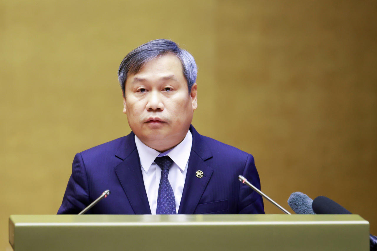 Ông Vũ Đại Thắng, Ủy viên Trung ương Đảng, Phó Bí thư thành ủy, Chủ tịch UBND thành phố Hà Nội, trình bày tham luận tại Hội nghị. Ảnh: PV