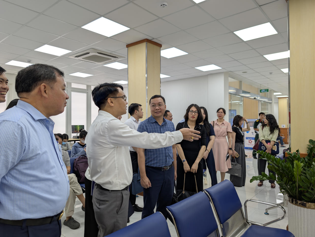 Đoàn công tác của Bộ Tư pháp kiểm tra, khảo sát tại Trung tâm Phục vụ hành chính công TP Hồ Chí Minh
