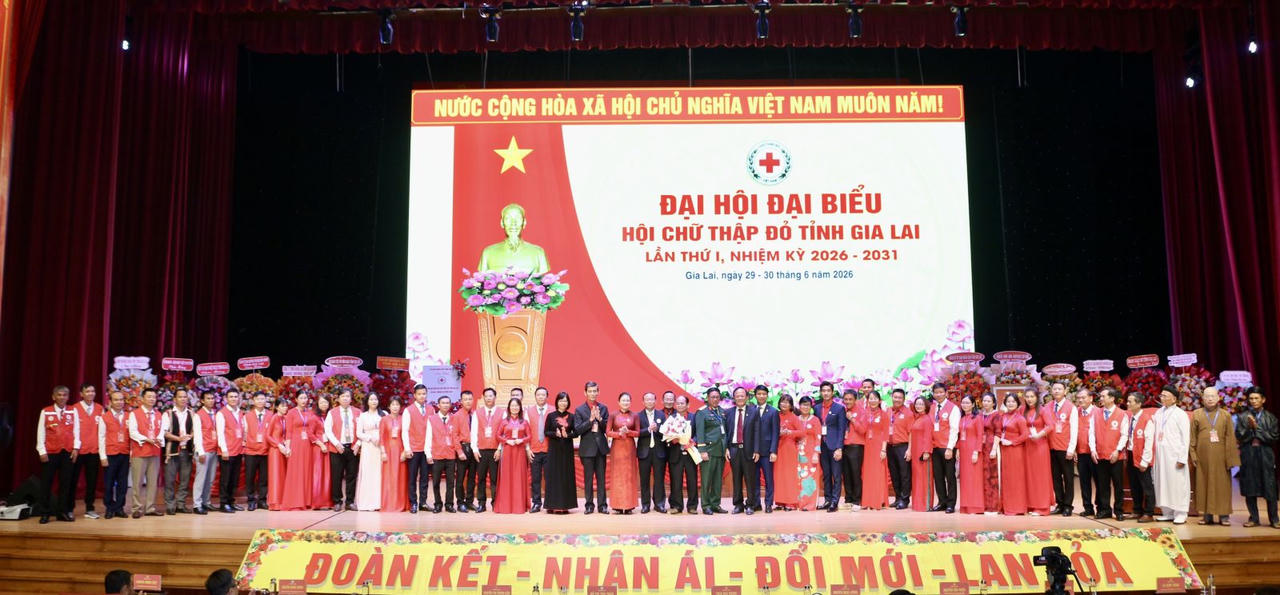 Ban Chấp hành Hội Chữ thập đỏ tỉnh Gia Lai khóa I, nhiệm kỳ 2026 - 2031 ra mắt đại hội. (Ảnh: Ngọc Minh)