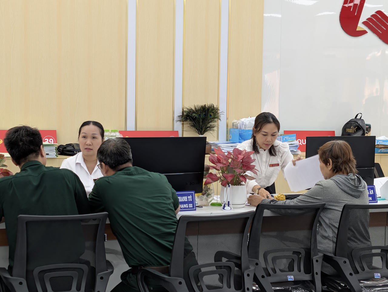 Đoàn công tác của Bộ Tư pháp kiểm tra, khảo sát tại Trung tâm Phục vụ hành chính công TP Hồ Chí Minh