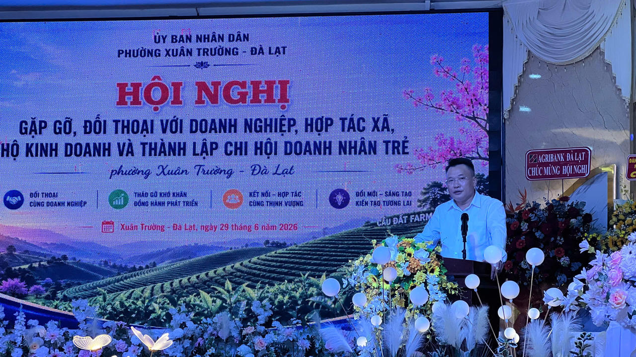 Chủ tịch UBND phường Xuân Trường - Đà Lạt phát biểu tại hội nghị.
