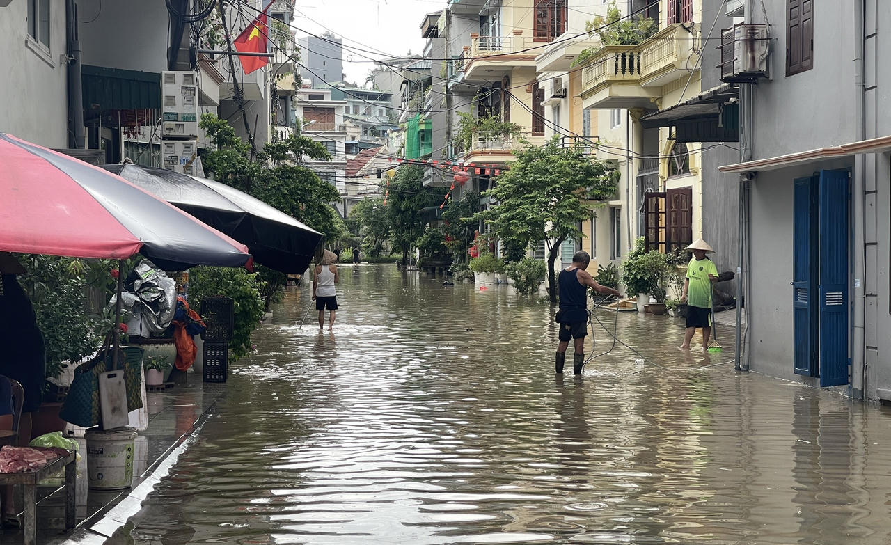 Quảng Ninh mưa lớn gây ngập úng cục bộ, cảnh báo sạt lở đất
