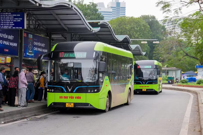 Điều chỉnh, tăng cường các tuyến buýt phục vụ theo lộ trình thực hiện Đề án Vùng phát thải thấp trên địa bàn thủ đô
