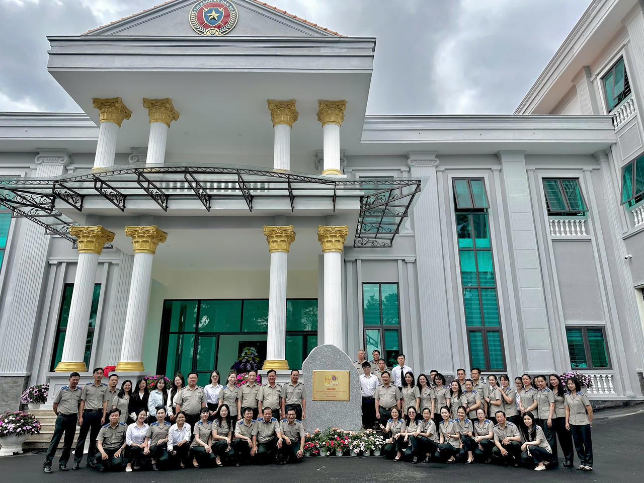 Lãnh đạo, công chức, người lao động Thi hành án dân sự tỉnh Lâm Đồng.