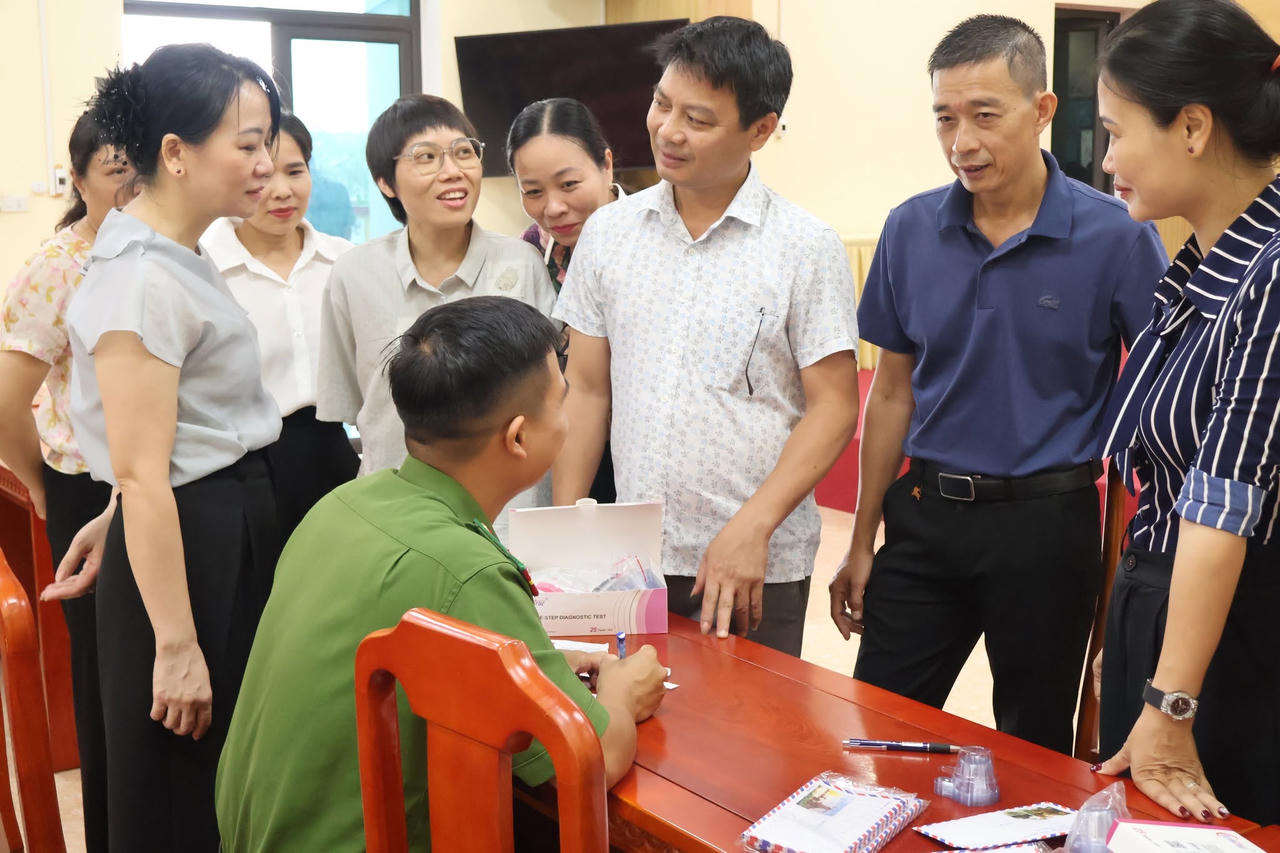 100% cán bộ, công chức, viên chức Phường Âu Lâu âm tính với ma túy