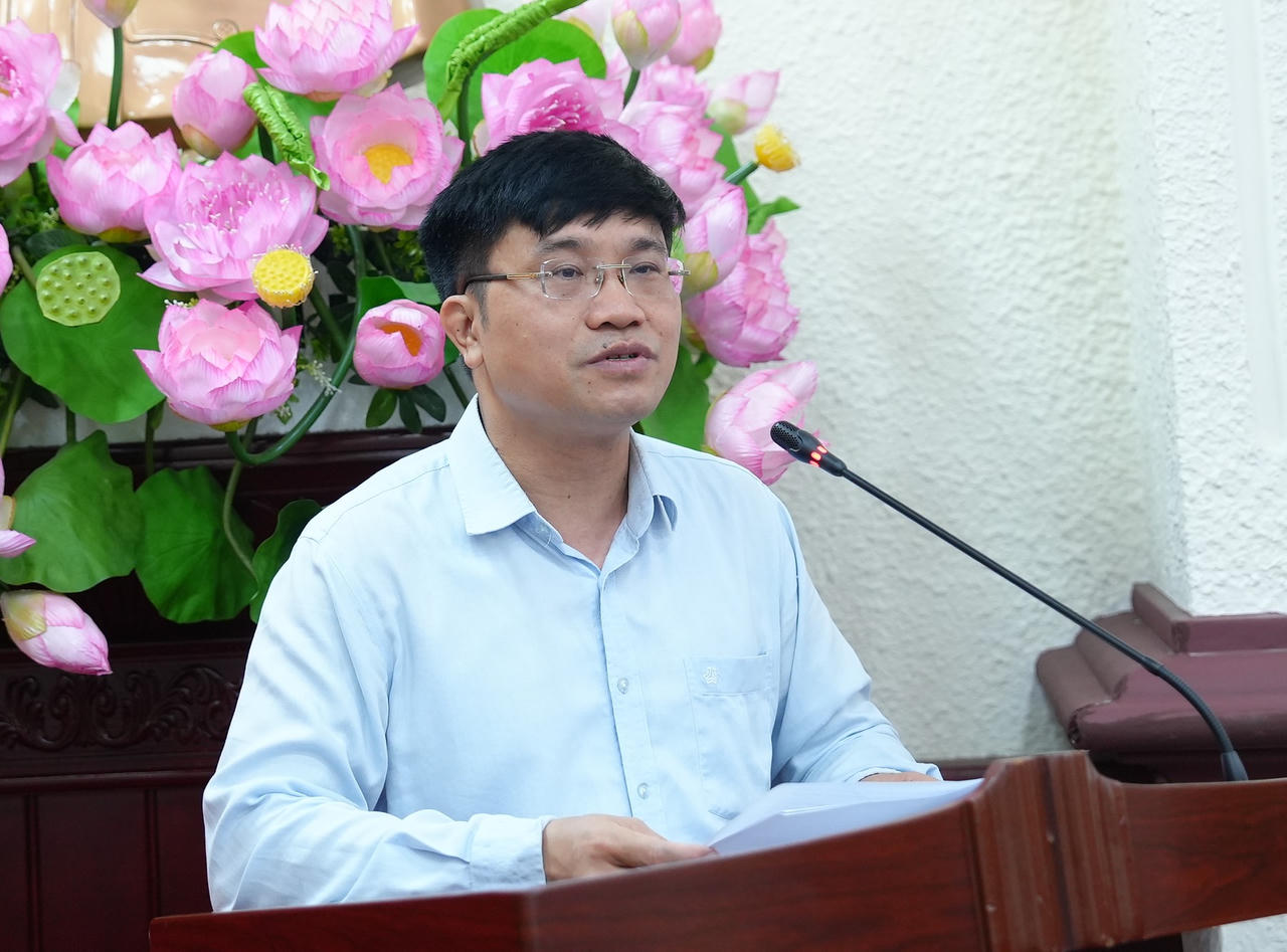 TS. Nguyễn Văn Cương, Viện trưởng Viện Chiến lược và Khoa học pháp lý phát biểu khai mạc.