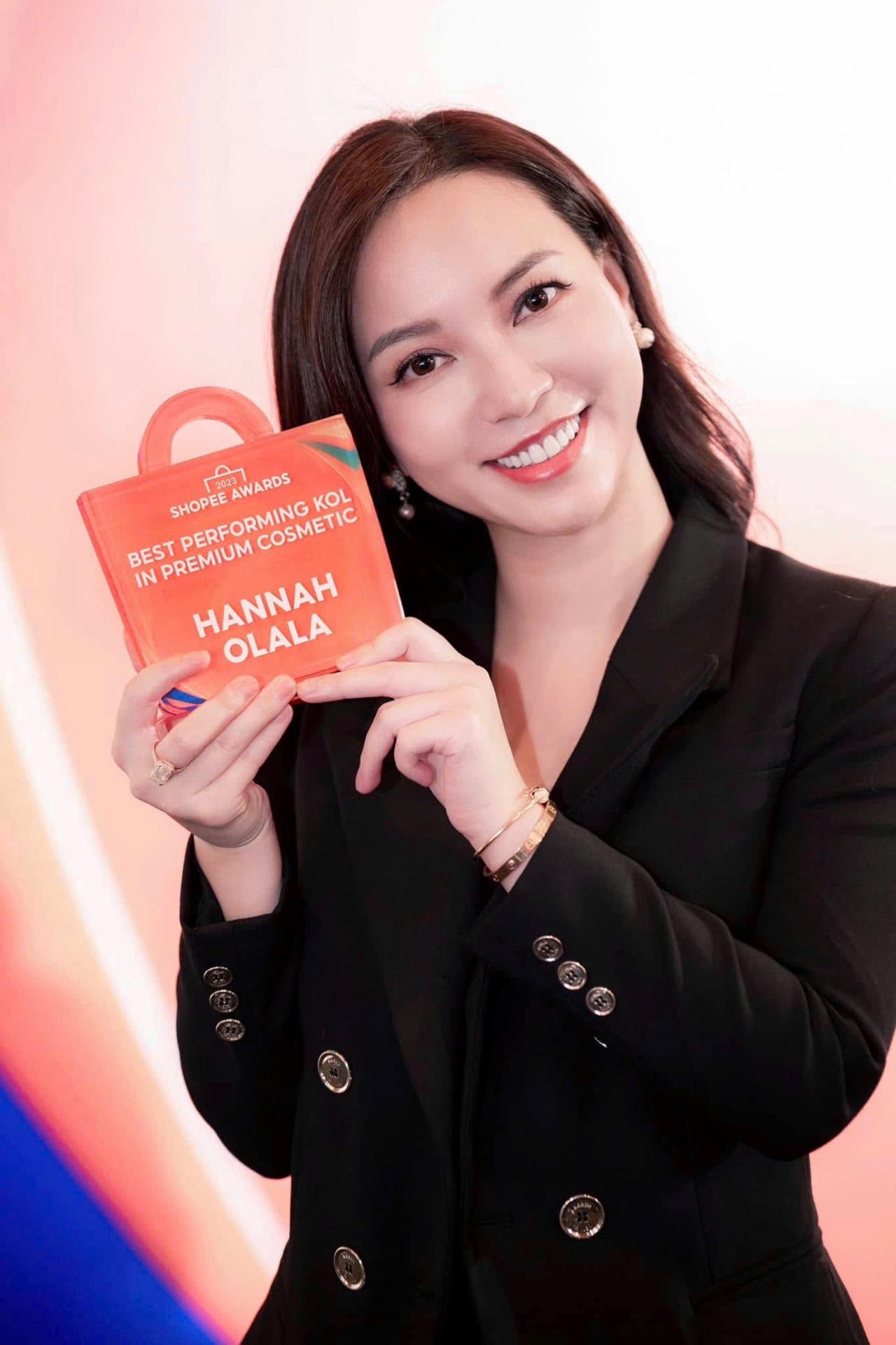 Hannah Olala ba năm liên tiếp nhận giải thưởng từ Shopee
