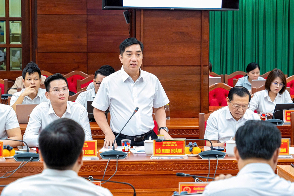 Ông Hồ Minh Hoàng - Chủ tịch HĐQT Tập đoàn Đèo Cả phát biểu tại cuộc họp