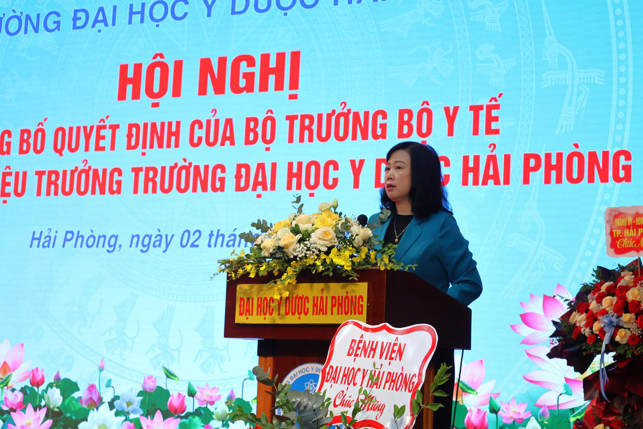 Bộ trưởng Bộ Y tế Đào Hồng Lan phát biểu chỉ đạo tại Hội nghị.