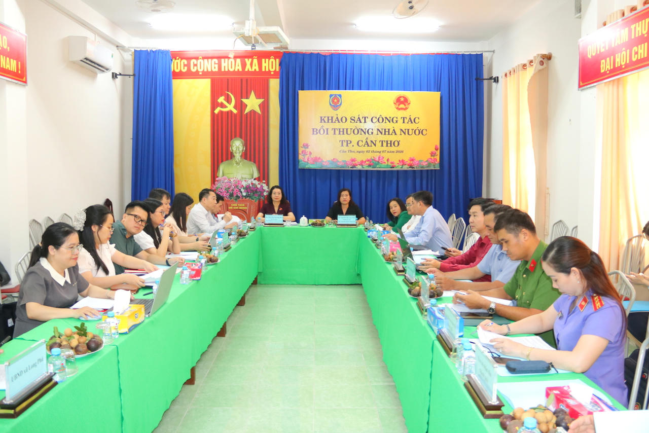 Quang cảnh buổi làm việc