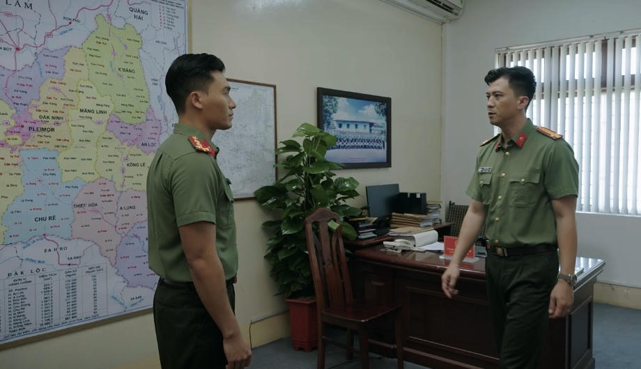 “Trời cao nguyên xanh” phát sóng lúc 21h00 từ thứ Hai đến thứ Sáu hàng tuần trên VTV1bắt đầu từ 6/7/2026 (ảnh trong phim).