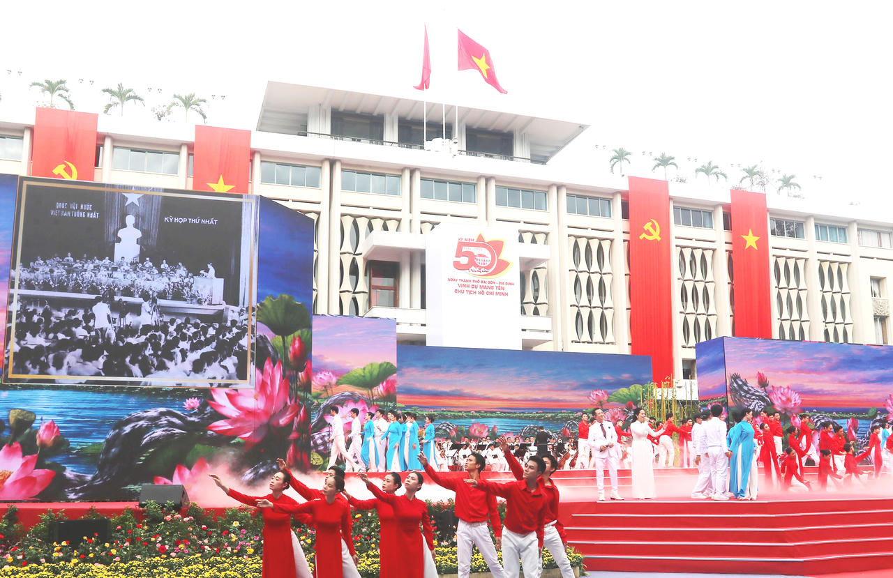TP Hồ Chí Minh vững bước cùng dân tộc bước vào kỷ nguyên thịnh vượng, bình yên, hạnh phúc