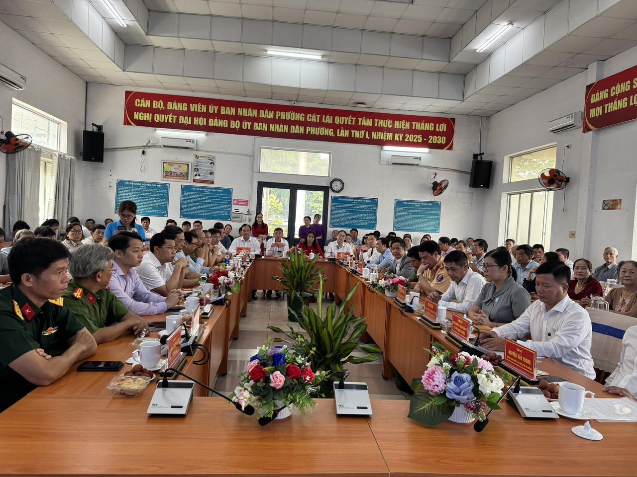 Hội nghị bàn giao mặt bằng 03 dự án trọng điểm của phường Cát Lái (Ảnh: Bùi Yên).