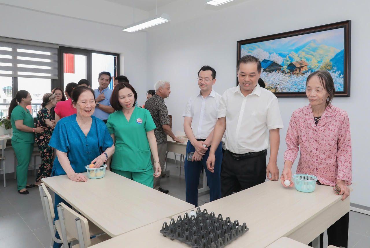 Hà Nội: Chuẩn hóa tên gọi “Mô hình chăm sóc người cao tuổi” 