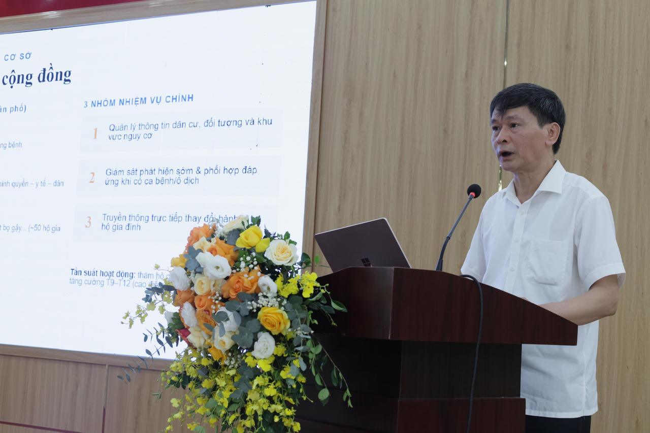 Phó Giám đốc Sở Y tế Hà Nội Vũ Cao Cương giới thiệu mô hình tại Hội nghị. (Ảnh trong bài: Sở Y tế Hà Nội)