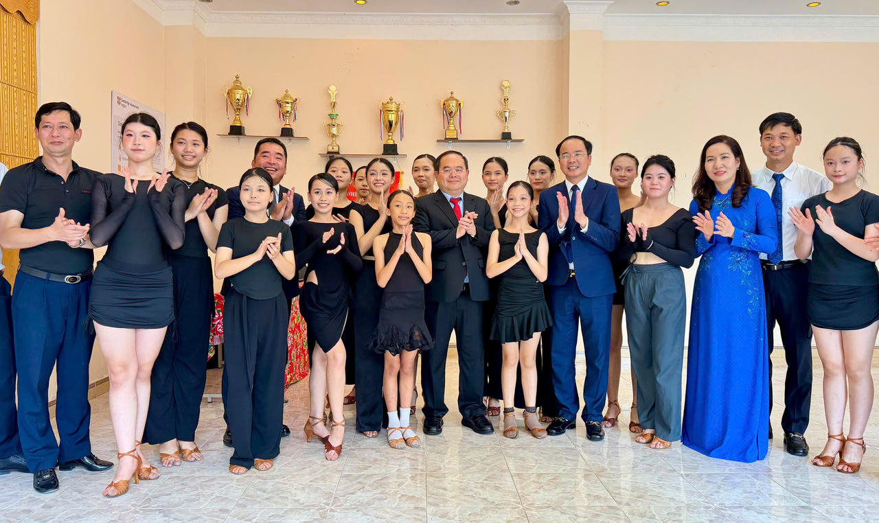 Thành lập Trường Trung cấp nghệ thuật và thể thao Quảng Ninh