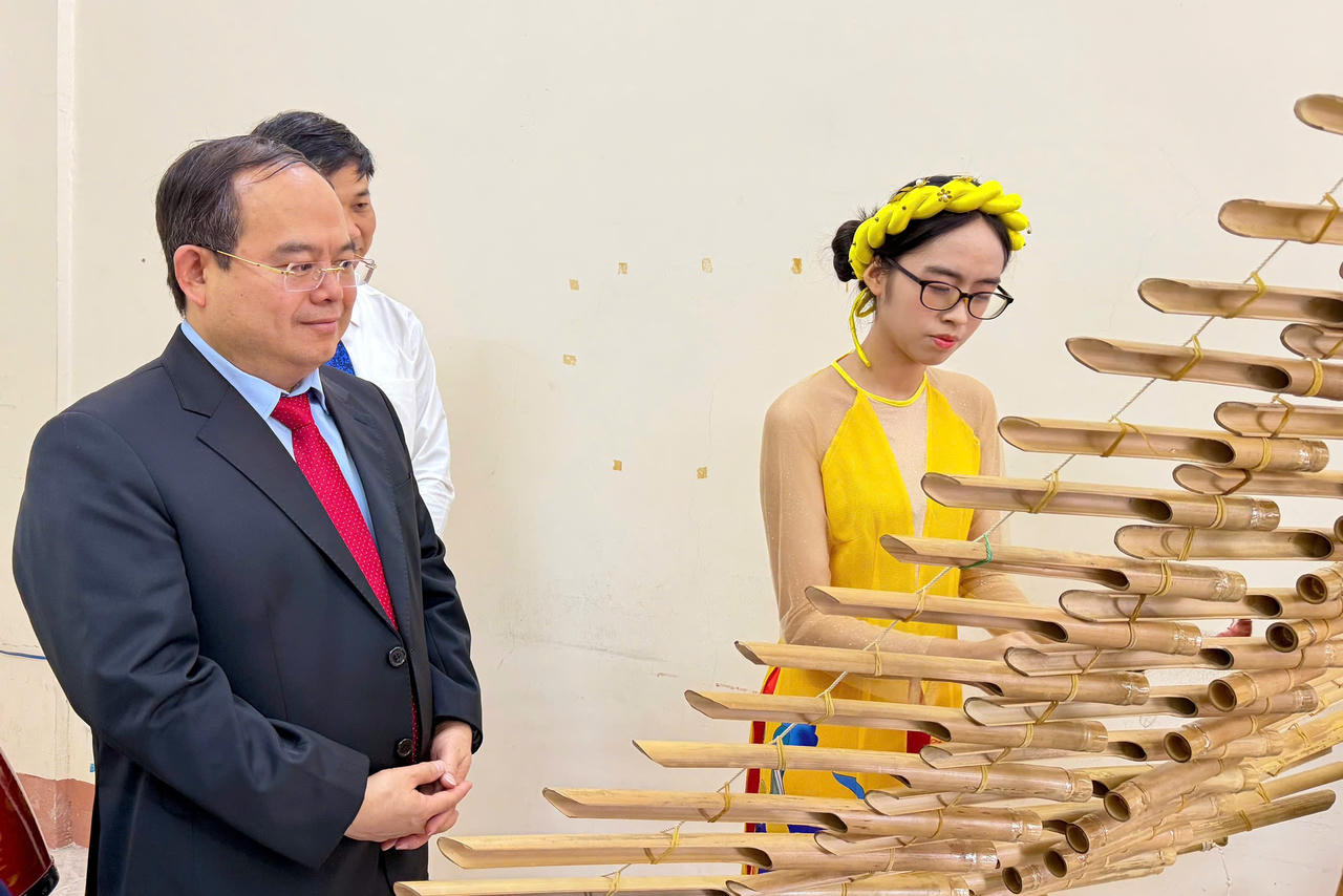 Thành lập Trường Trung cấp nghệ thuật và thể thao Quảng Ninh