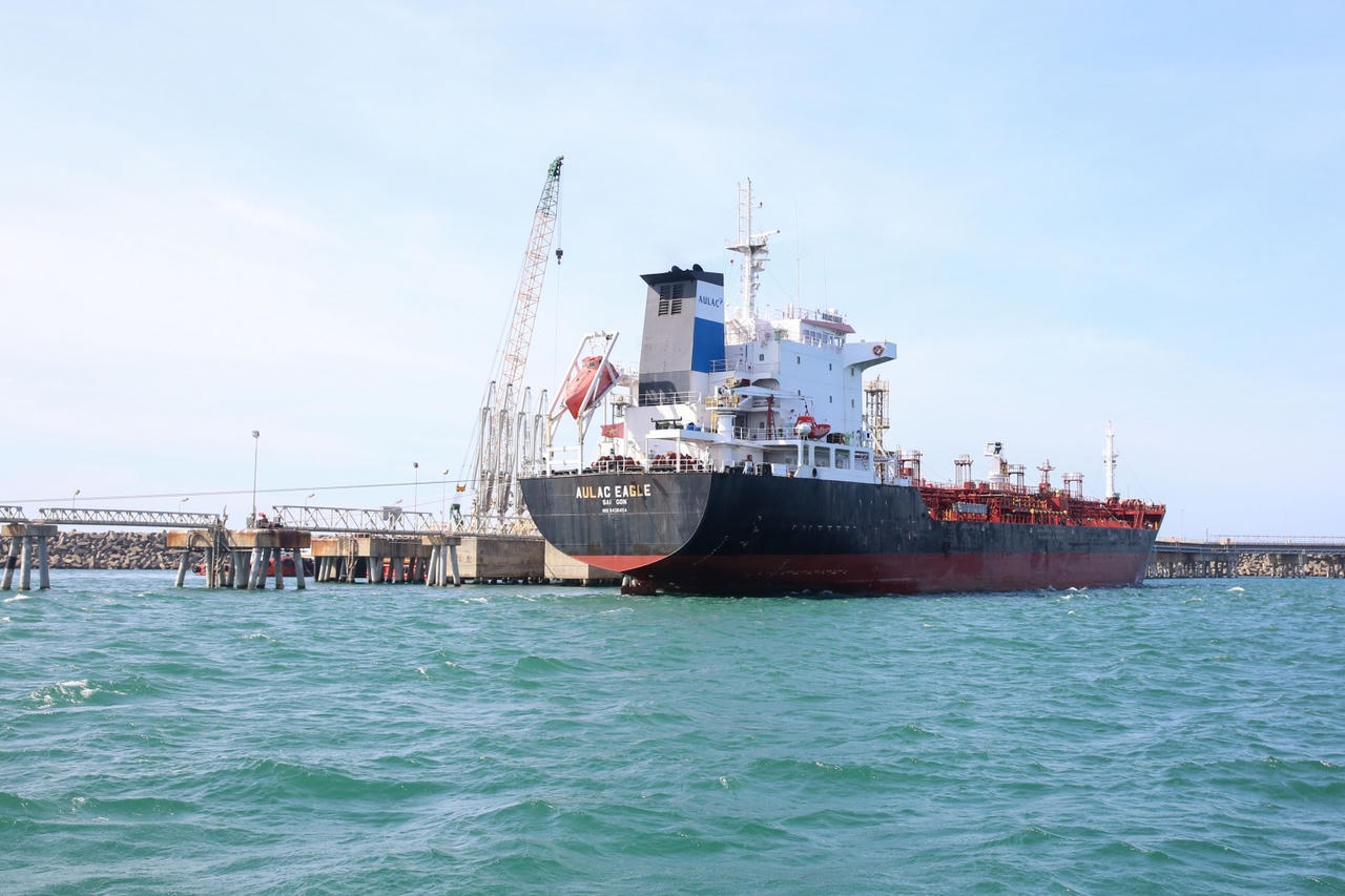 BSR bán E10 RON95 bằng đường biển.