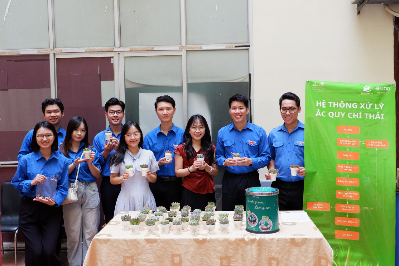 Tuổi trẻ Bộ Tư pháp “Đổi pin cũ – nhận mầm xanh”, lan tỏa thông điệp bảo vệ môi trường