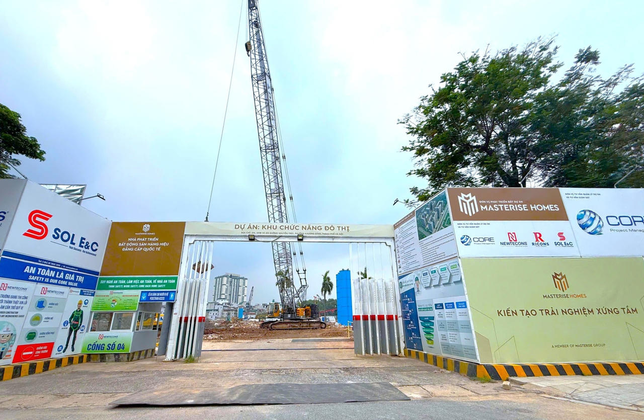 Công trường dự án khu chức năng đô thị tại địa chỉ 233, 233A & 235 Nguyễn Trãi (tên thương mại: Hanoi Seasons Garden) do Masterise Homes phát triển.