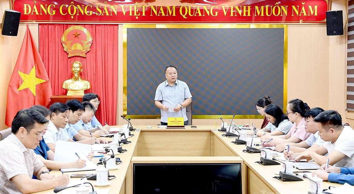 Chủ tịch UBND tỉnh Tuyên Quang Phan Huy Ngọc chủ trì làm việc với Ban Chỉ đạo cấp tỉnh Kỳ thi tốt nghiệp THPT năm 2026. Ảnh: Huy Hoàng.
