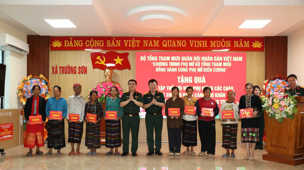 Đưa pháp luật đến đồng bào biên giới bằng phiên tòa giả định và gameshow tương tác