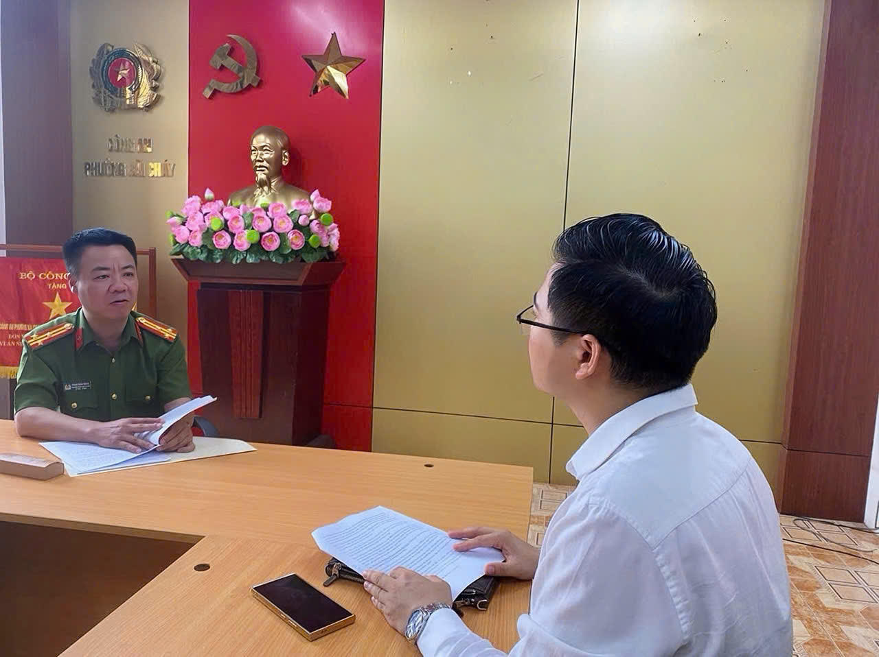 Thượng tá Phạm Đình Nghĩa - Trưởng Công an phường Bãi Cháy chia sẻ về giải pháp có hiệu quả trong công tác ngăn chặn hành vi phạm tội từ sớm, từ xa.