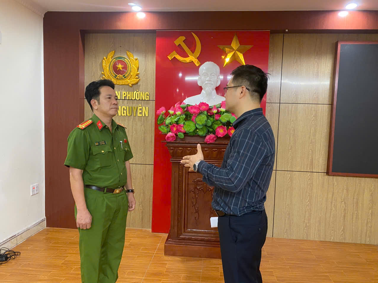 Trung tá Phạm Văn Đại - Phó Trưởng Công an phường Thủy Nguyên trả lời PV Báo Pháp luật Việt Nam.
